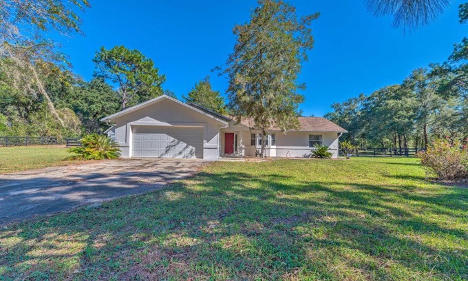 Fellowship House | Sunny Escape, 4 Mi to World Equestrian Center
