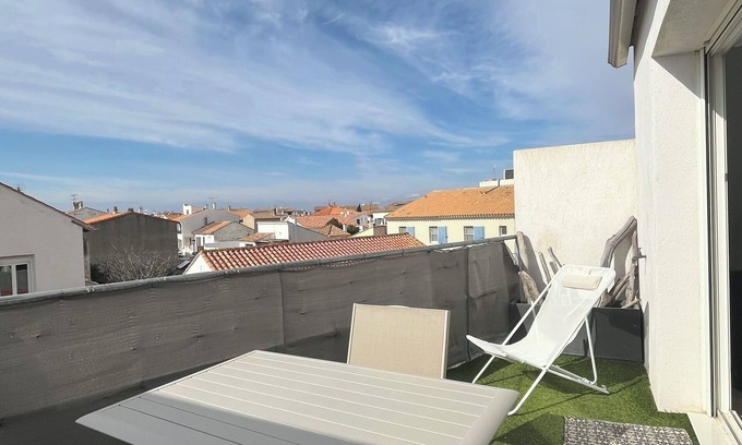 Saintes-Maries-de-la-Mer Apartment | Sunny apartment ☀️ with breathtaking views of Les Saintes, 3 minutes from the beach