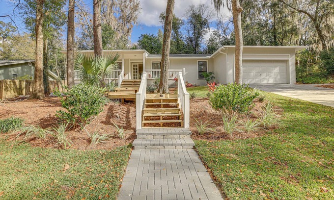 Gainesville House | Sunny Gainesville Home ~ Half-Mi to UF Campus!