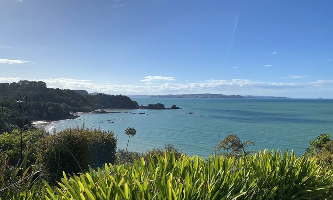 Orere Point Cottage | Sunny garden cottage in seaside location