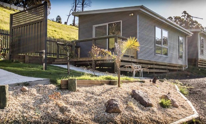 Penguin Ski Chalet | Sunny Gum