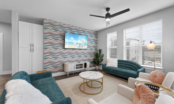 Southside Apartment | Sunny Haven: Chic 2BR/2BA with Pool & Gym