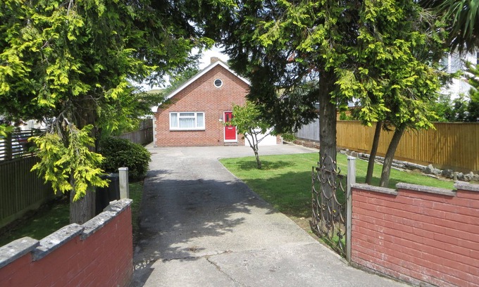 Weymouth House | SUNNY HAVEN, pet friendly, character holiday cottage in Preston