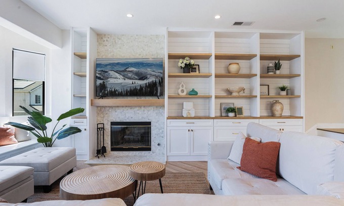 Crescenta Highlands Bed & Breakfast | Sunny Home W View in Tujunga near Universal Studio