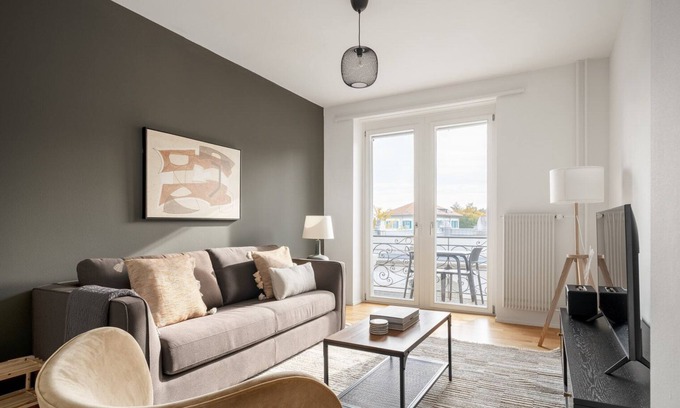 Horgen District Apartment | Sunny Horgen 2.5 Room w/Storage, 3 min to Market, by Blueground