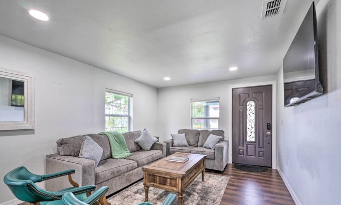 Lake Wales House | Sunny Lake Wales Retreat ~ 11 Mi to Legoland!