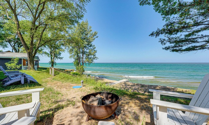 Mears Cottage | Sunny Mears Vacation Rental w/Private Beach!