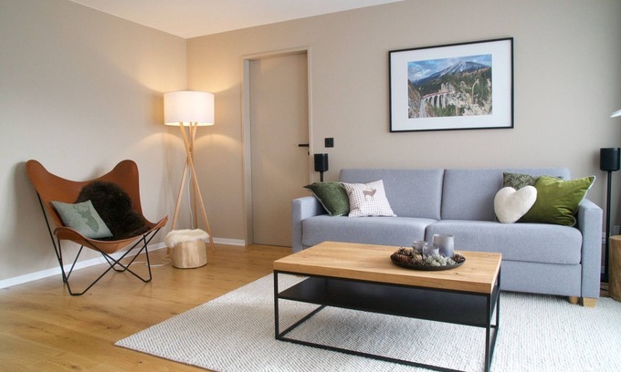 Schmitten Condo | Sunny panoramic view near Davos Lenzerheide