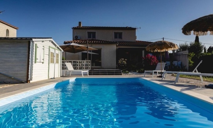 Millas House | SUNNY PARENTHESE VILLA WITH POOL AND GARDEN