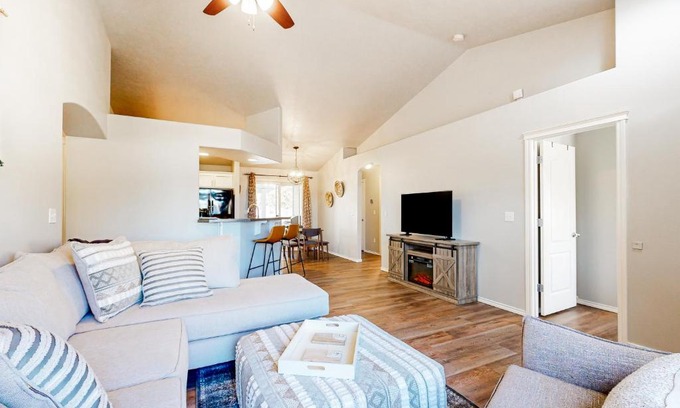 Meridian House | Sunny Peaks Sanctuary