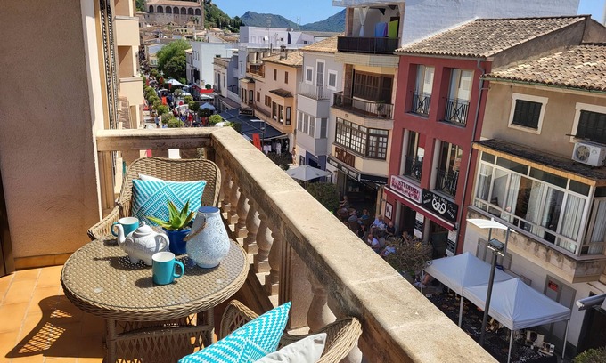 Arta Apartment | SUNNY PENTHOUSE ON THE MAIN PEDESTRIAN STREET. MEDIEVAL CASTLE VIEWS