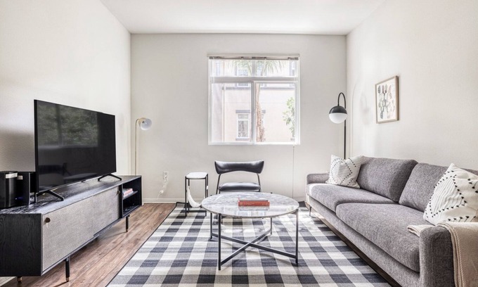 Los Angeles Apartment | Sunny Playa del Rey 1BR w/W/D, Gym, Pool, 5 min to beach, by Blueground