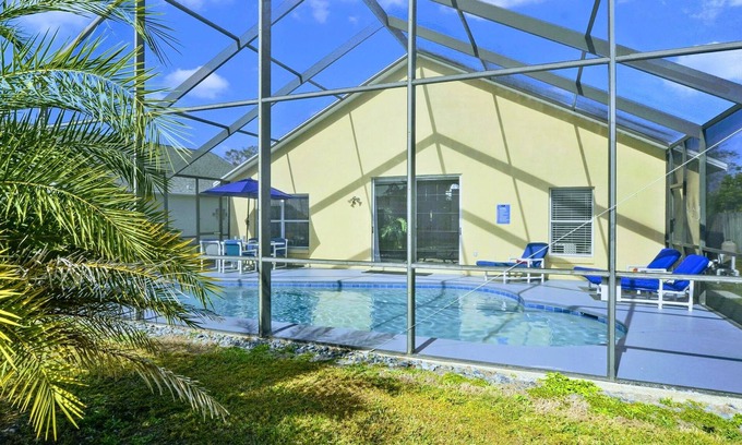 Creekside House | Sunny Pool, Game Room, Near Disney, Walk to GKTW! Book 7+ Nights & Save!