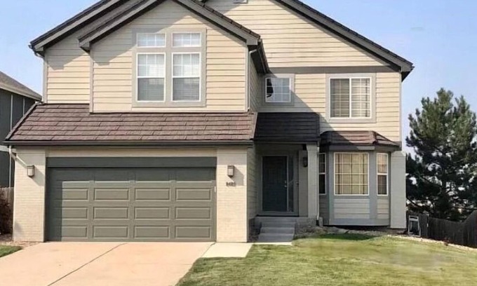 Cottonwood House | Sunny, quiet 3 bedroom set on open space. Southern facing deck with BBQ and yard