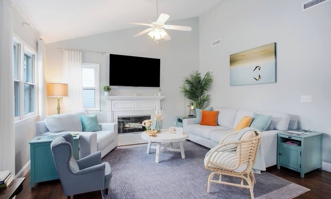 Kings Grant House | Sunny Refuge-Perfect for animal lovers of all ages