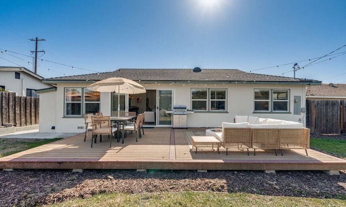 Allied Gardens House | Sunny Retreat/Huge Yard/Central