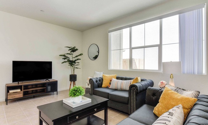 Folsom House | Sunny Retreat on Gate Lane - Perfect Getaway for Relaxation and Fun #41384