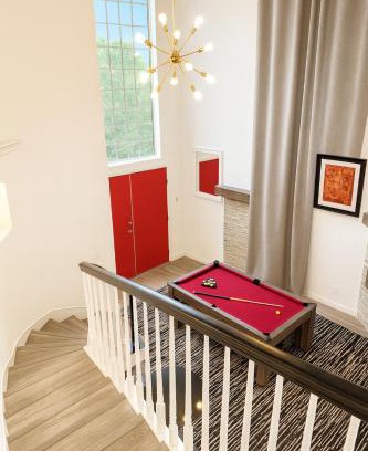 Sunset Park Apartment | Sunny Santa Monica House - Hot Tub, Game Room, BBQ, Projector