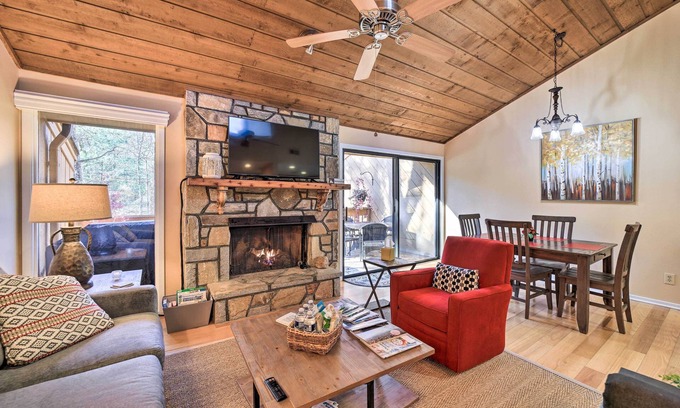 Sapphire House | Sunny Sapphire Townhome w/Resort Amenities!