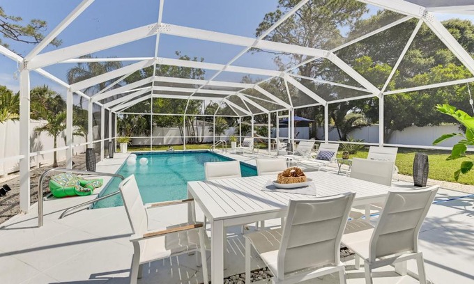 Gulf Gate Estates House | Sunny Sarasota Home with Pool Near Siesta Key Beach!