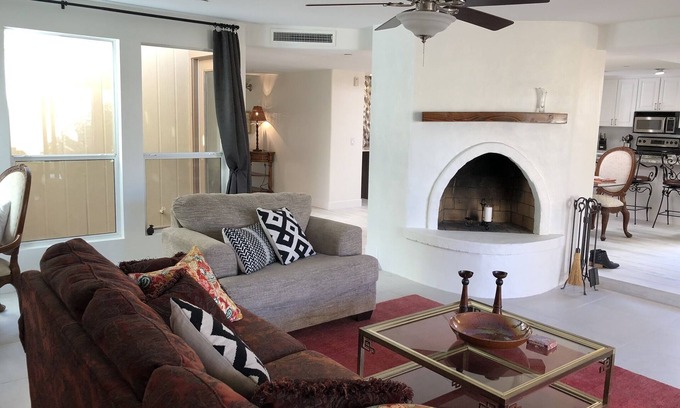 Villa San Marcos House | Sunny Scottsdale Patio Home in Old Town! King beds, Pool, Hot tub! n