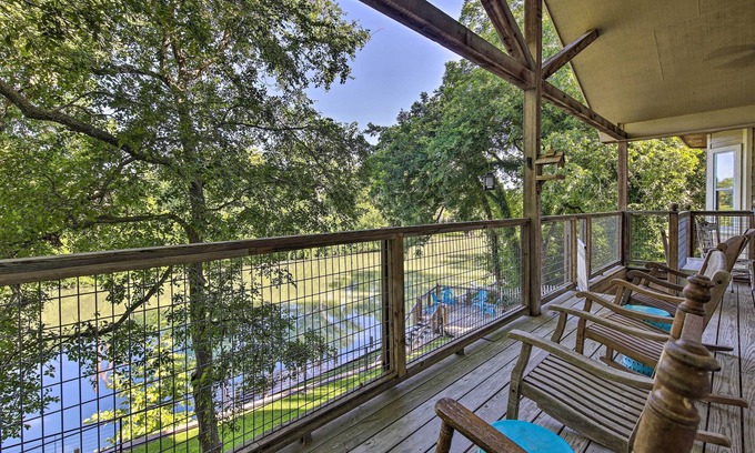 Seguin House | Sunny Seguin Retreat w/Canoes on Guadalupe River!