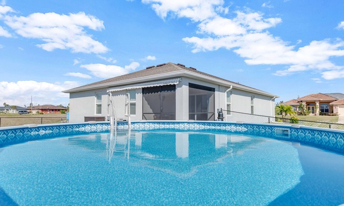 Mariner House | Sunny Shore Retreat: Pool, Golf, Softball