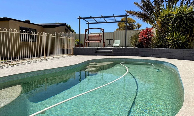 Lake Illawarra House | Sunny Shores House with Private Pool, pet friendly