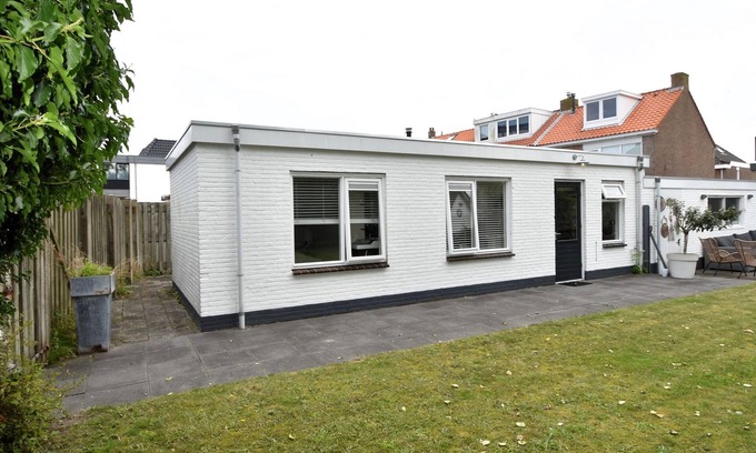 Huisduinen House | Sunny Shores of Huisduinen