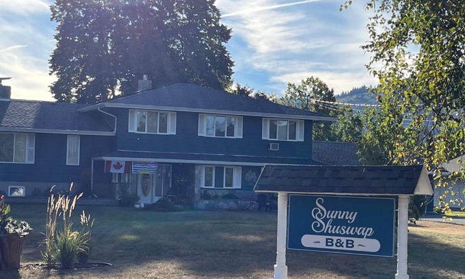 Chase Bed & Breakfast | Sunny Shuswap B&B
