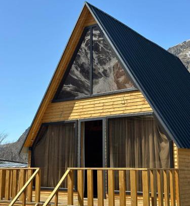 Gergeti Cabin | Sunny side cottage