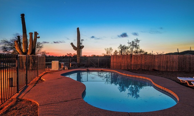 Tucson Estates House | Sunny Southwest Winter Getaway with Pool & Games