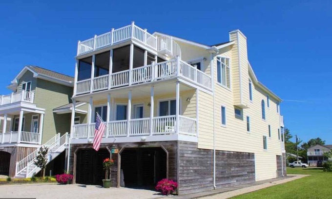 Bethany Beach House | Sunny, Spacious 6-Bedroom Beauty, 1.5 Blocks from Ocean