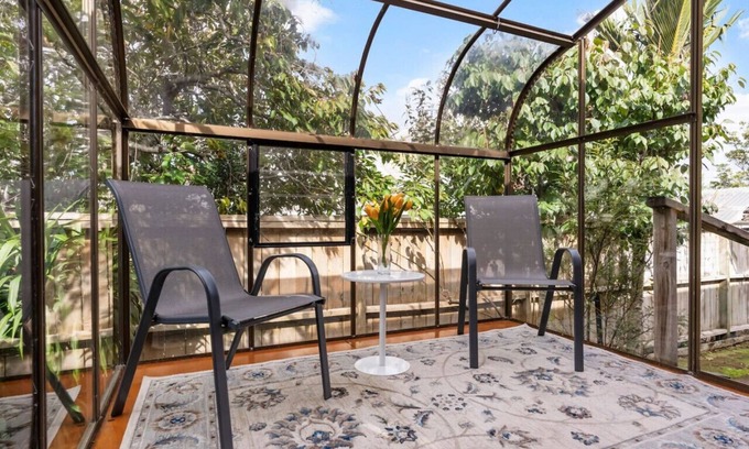 Greenlane - Ellerslie House | Sunny & spacious parkside pad