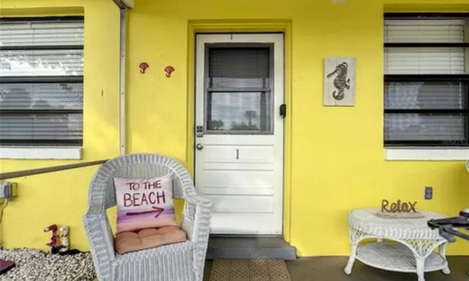 St. Pete Beach House | Sunny St. Pete Beach Hideaway - 1br 1ba - 6min walk to the beach