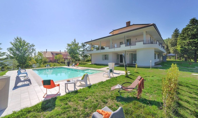 Tavullia Apartment | Sunny Stay in Tavullia Hills