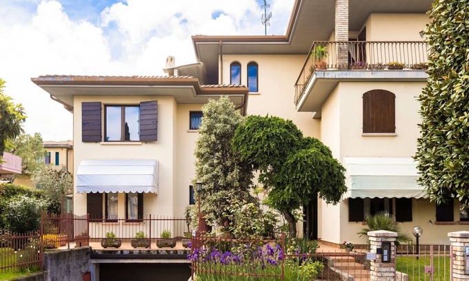 Colombare Apartment | Sunny Stay near Lake Garda