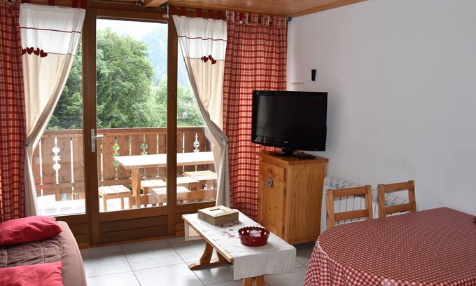 Champagny-en-Vanoise Apartment | Sunny Studio Loft with Large Balcony in Champagny-en-Vanoise