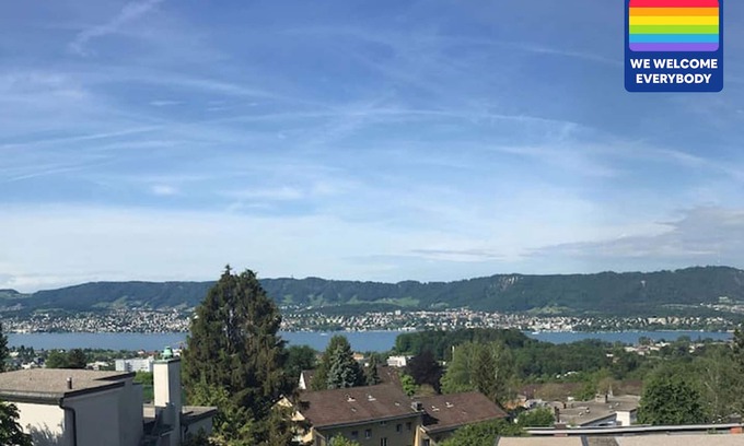 District 7 Apartment | Sunny & Stylish 3 Bedroom Apartment, 20 min from City Centre. 2nd Floor.