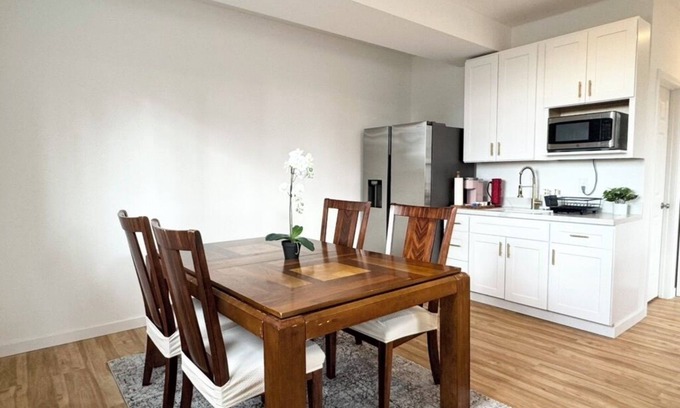 Des Moines Apartment | Sunny Suite Studio, private entrance & bathroom, near Seattle & SeaTac Airport.