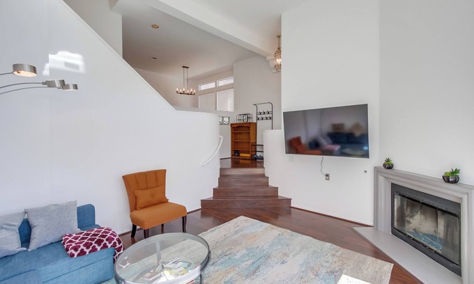 University City House | Sunny Townhouse in La Jolla UTC