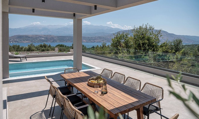 Sternes Villa | Sunny Vacay a modern villa with sea view and mountain vistas with 6 bedrooms