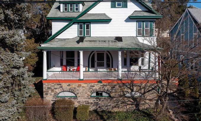 Park Hill House | Sunny Victorian House w/porch & yard, 25 mins from midtown NYC