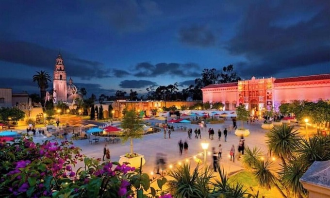 San Carlos House | Sunny Villa Lake Trails Beach