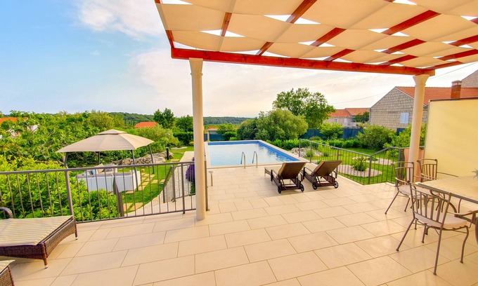 Cilipi Villa | Sunny Villa, stylish and modern with private pool