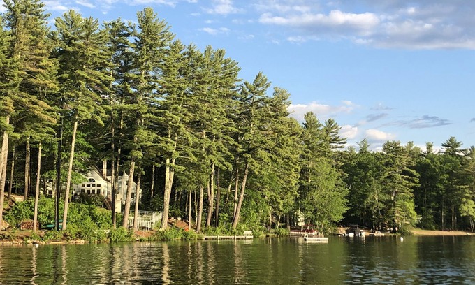 North Windham House | Sunny Waterfront Family Friendly Little Sebago Home