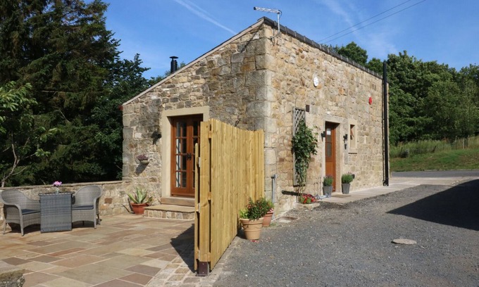 Clitheroe Cottage | SUNNYBROOK COTTAGE, with open fire in Waddington