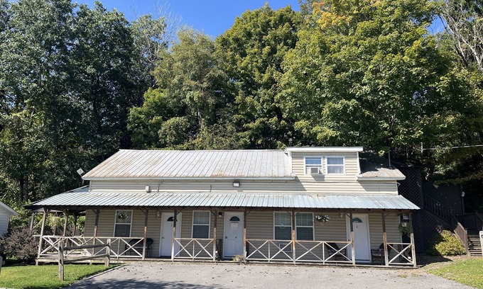 Cooperstown Apartment | Sunnyside Apartment #2, 1 of 3 - 1/2 mile to Dreams Park gate, pool