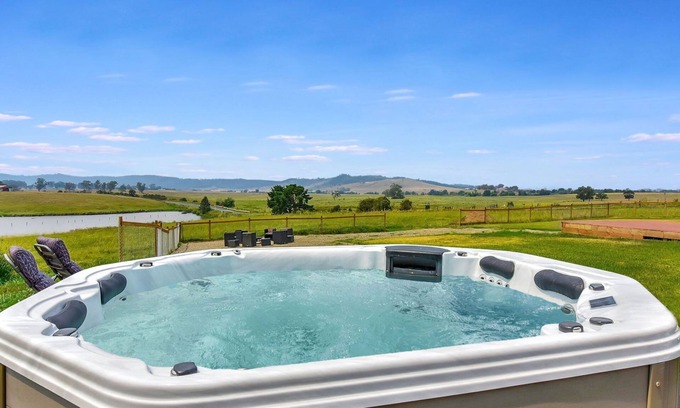 Anambah House | Sunrise and Sunset Hot Tub Views 600m walk to Doltone Anambah House Wedding Venue at Pelican Plains
