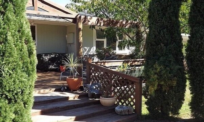 Rarangi Cottage | Sunrise Beach House - Rarangi Holiday House